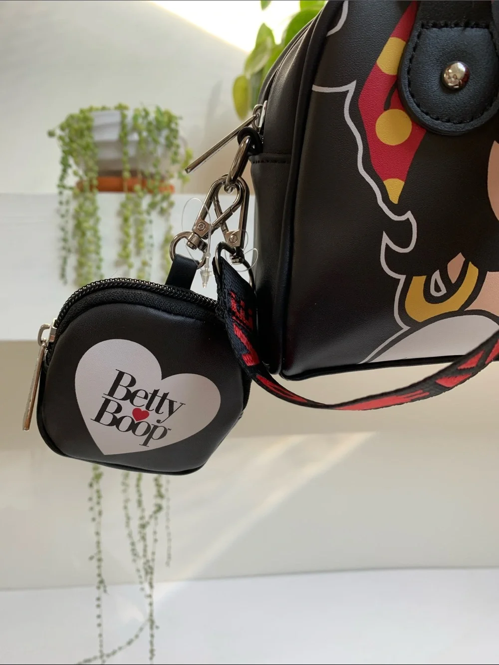 Betty Boop LOVE Crossbody Strap Festival Street Travel Purse Bag Betty Wink